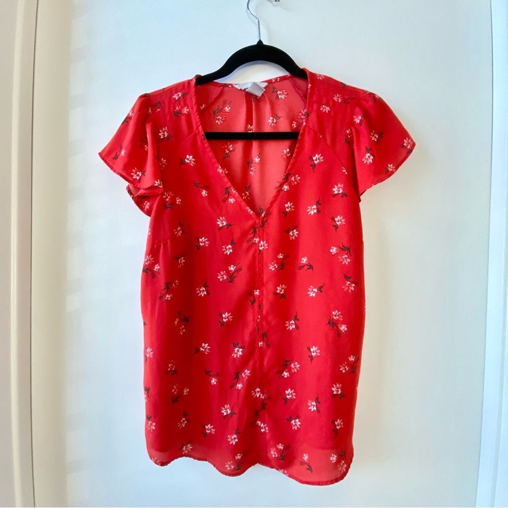 H&M Women’s Red Blouse w/ Flower Print V-Neck Size 6 US